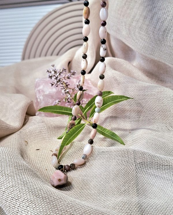 Collier en opale rose