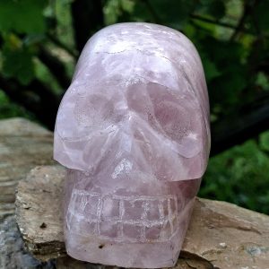 Crâne en quartz rose