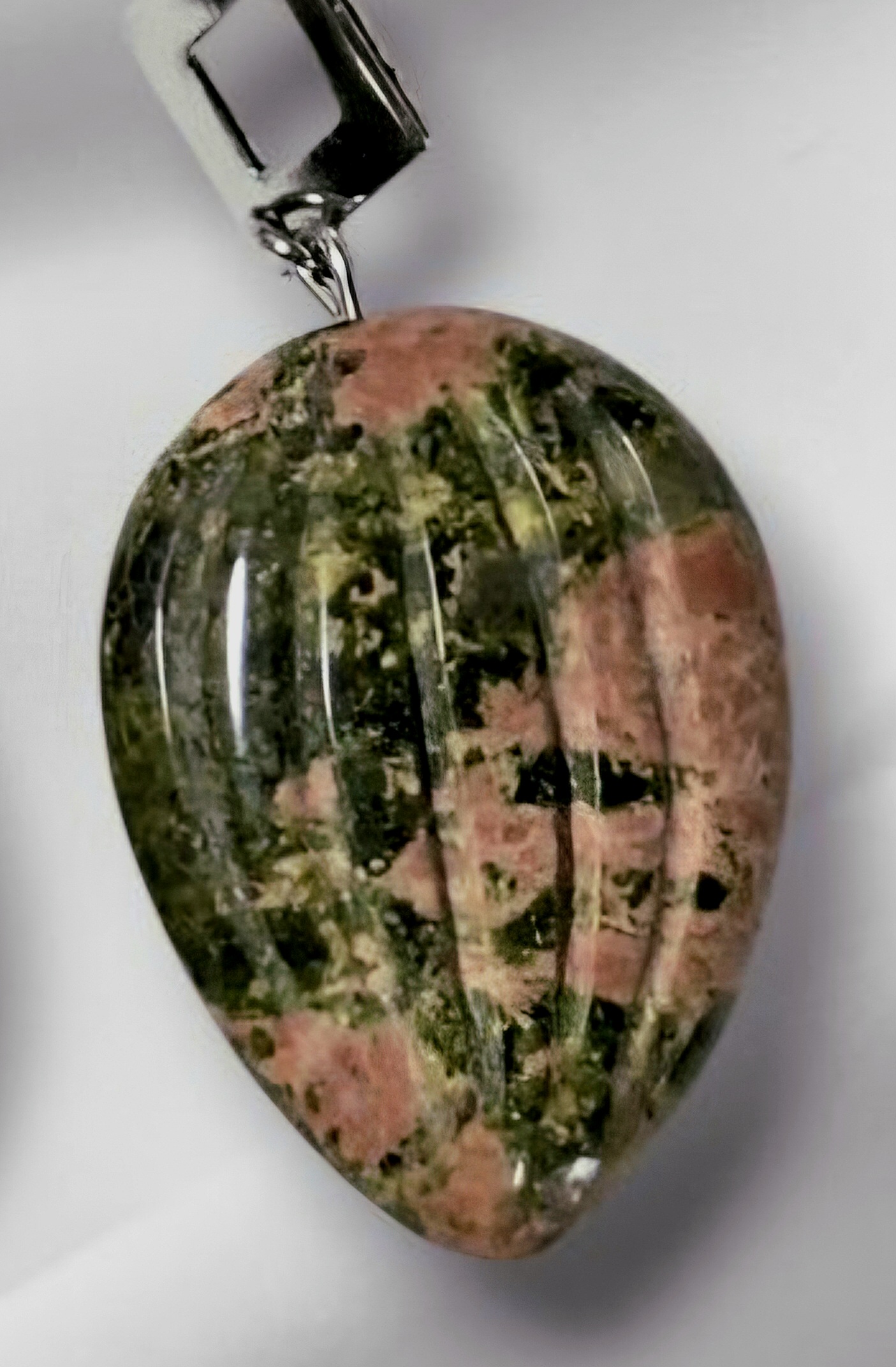 Boucle d'oreille en unakite. – Image 3