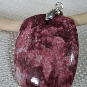 Thulite